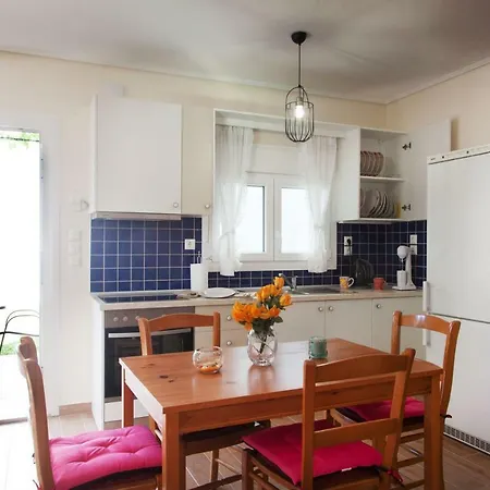 Garden House Kavala, Modern With Bbq, Motorcycle Parking & Access *