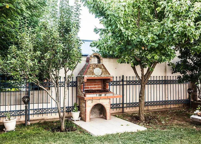 Garden House Kavala, Modern With Bbq, Motorcycle Parking & Access Apartamento